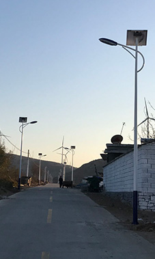 太陽(yáng)能風(fēng)光互補(bǔ)路燈